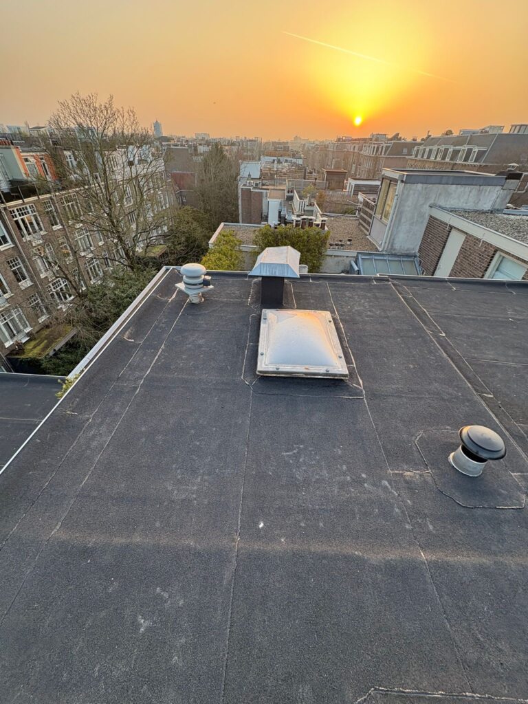 bitumen-dakbedekking in Amsterdam.